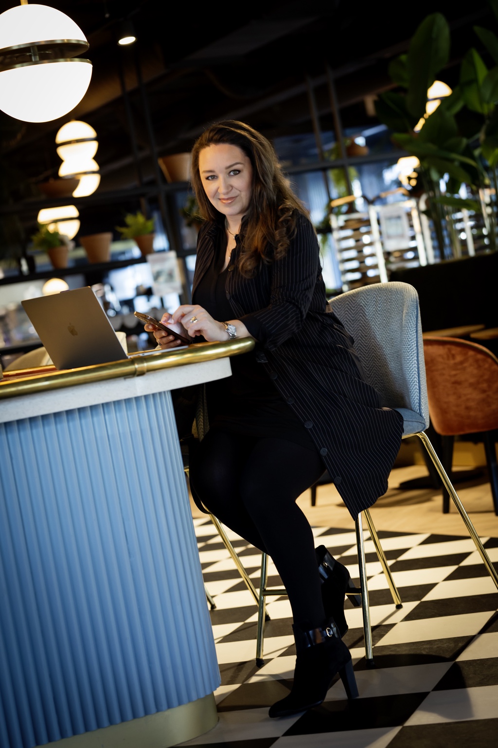 Lisette Lucas aan het werk