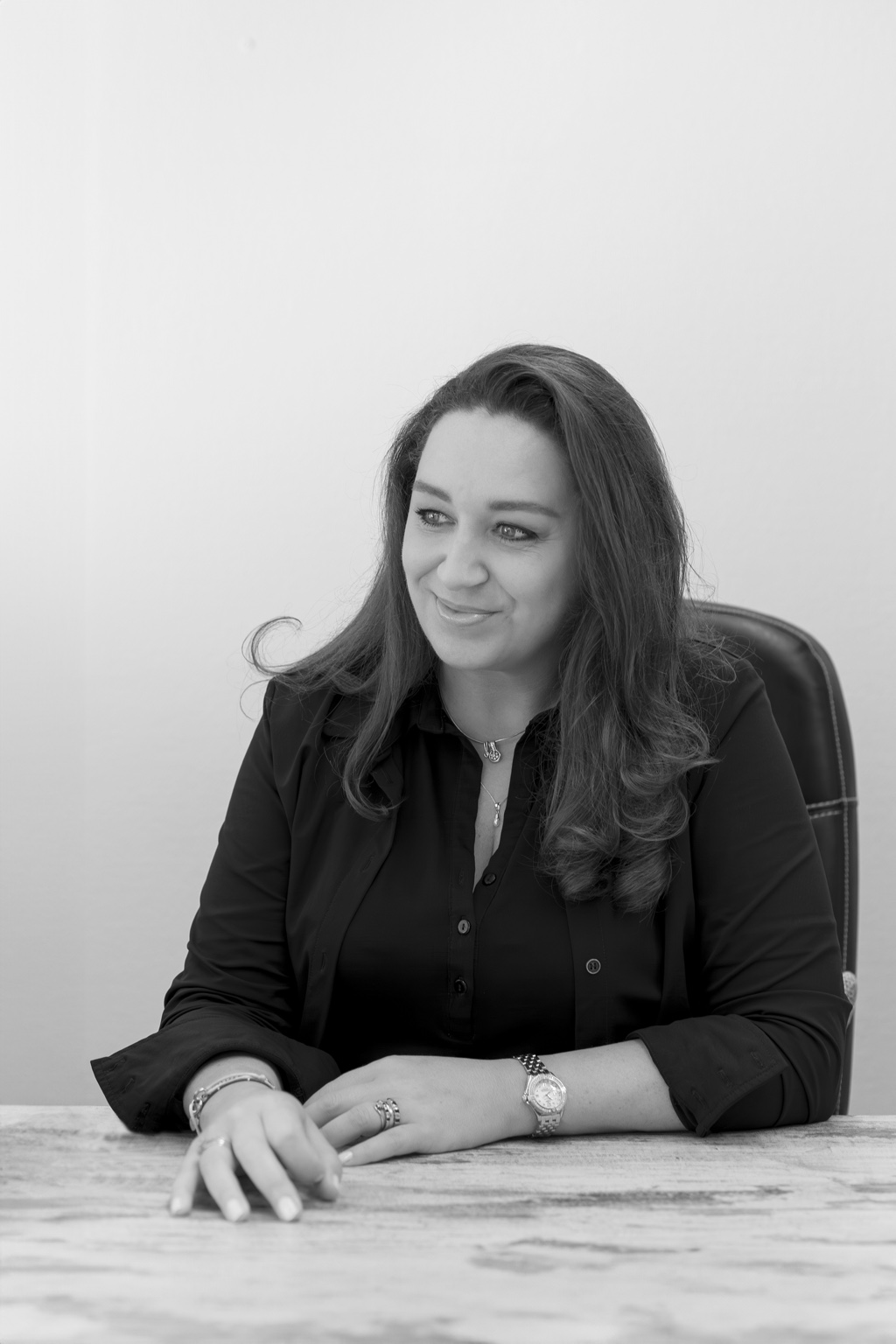 Lisette Lucas in een moment van rustige waarneming
